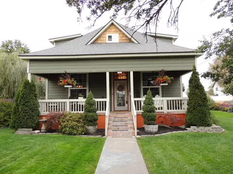 1202 8th St, Davenport, WA 99122
