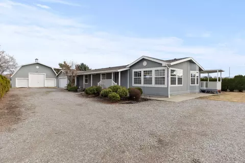 17610 E Mission Ave, Greenacres, WA 99016