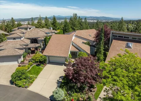 2030 S Parkwood Cir, Spokane, WA 99223