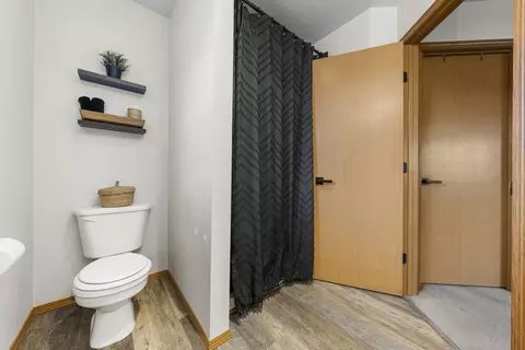Bath - 12920 E 3rd Ln, Spokane Valley, WA 99216 photo 5 of 7