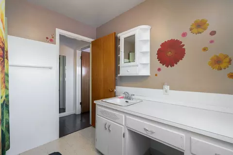 Bath - 405 E 2nd Ave, Odessa, WA 99159 photo 2 of 4
