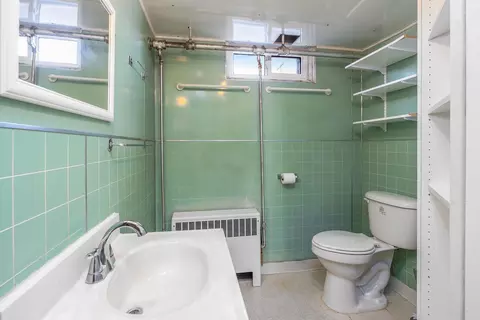 Bath - 405 E 2nd Ave, Odessa, WA 99159 photo 3 of 4