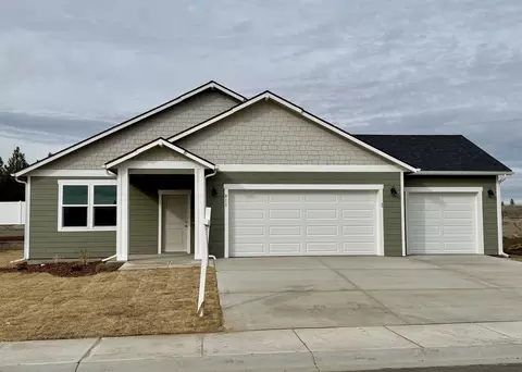 811 E 5th St, Deer Park, WA 99006