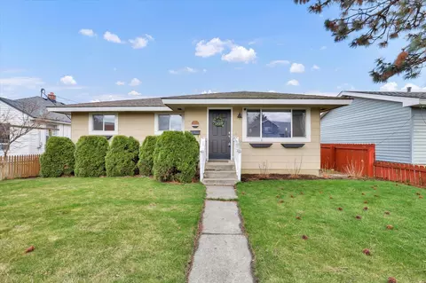 4224 N Oak St, Spokane, WA 99205
