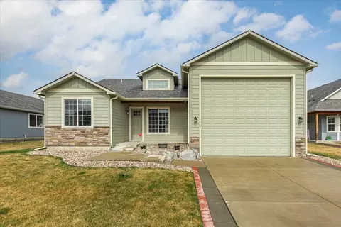 1533 E Marilyn Cir, Deer Park, WA 99006