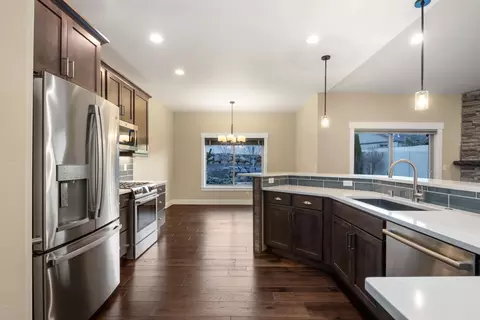 Kitchen - 5004 E 42nd Ave, Spokane, WA 99223 photo 2 of 7