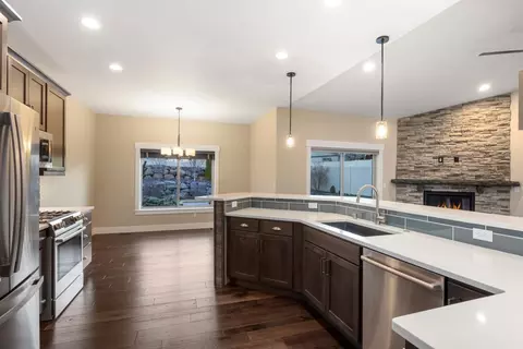 Kitchen - 5004 E 42nd Ave, Spokane, WA 99223 photo 1 of 7