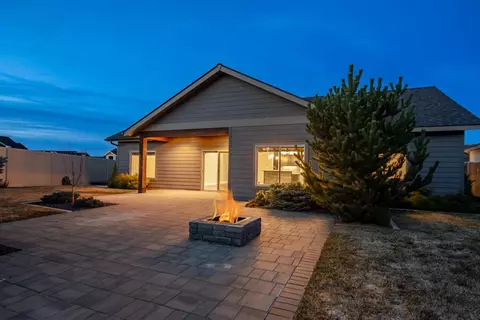 Exterior - 5004 E 42nd Ave, Spokane, WA 99223 photo 14 of 16