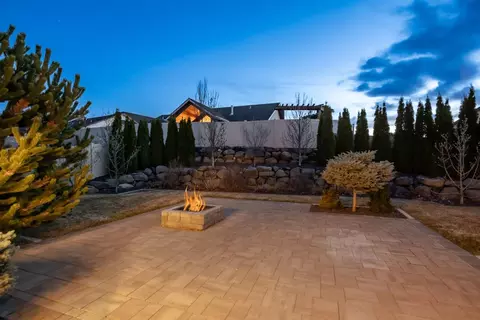 Exterior - 5004 E 42nd Ave, Spokane, WA 99223 photo 4 of 16