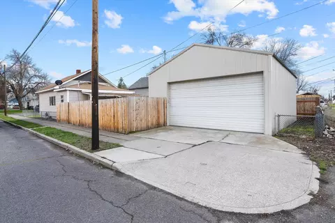 Exterior - 2629 Everett Ave, Spokane, WA 99217 photo 8 of 8