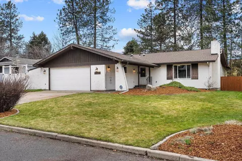 11621 N Lancelot Dr, Spokane, WA 99218