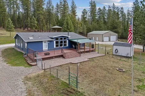 4025 Gardenspot Unit D Rd, Loon Lake, WA 99148
