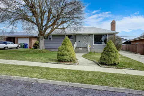4016 N Hemlock St, Spokane, WA 99205