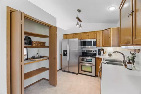 Kitchen - 11021 E 5th Ct, Spokane Valley, WA 99206 photo 2 of 3