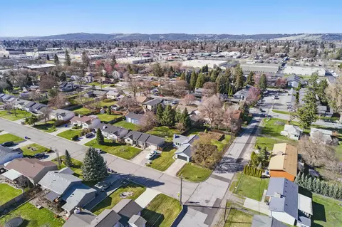 View/Area - 11021 E 5th Ct, Spokane Valley, WA 99206 photo 2 of 10