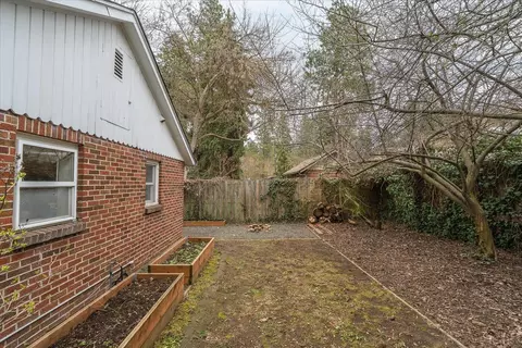 Exterior - 1918 E 15th Ave, Spokane, WA 99203 photo 2 of 3