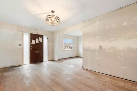 Living - 313 E Heroy Ave, Spokane, WA 99207 photo 3 of 4