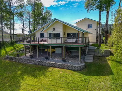 852 Yergens Rd, Newport, WA 99156