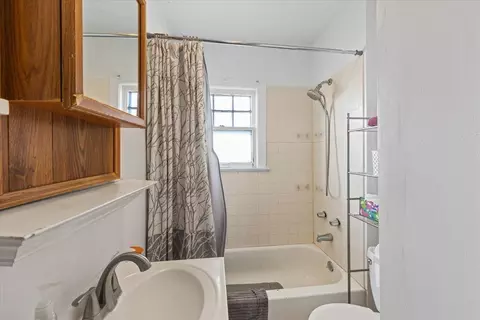 Bath - 6519 E 6th Ave, Spokane Valley, WA 99212 photo 1 of 1