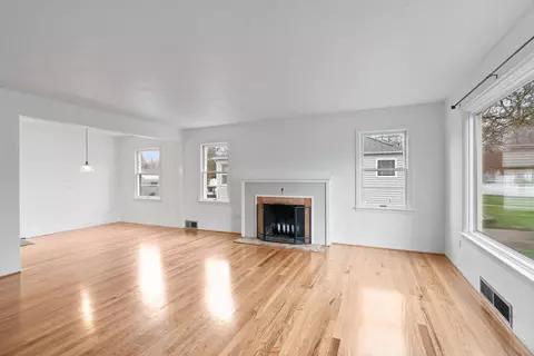 1027 E Thurston Ave, Spokane, WA 99203 photo 2