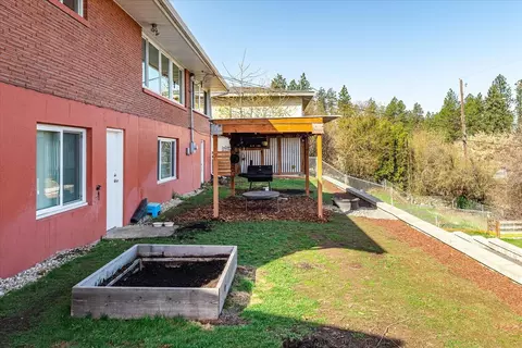 Exterior - 3519 E 16th Ave, Spokane, WA 99223 photo 11 of 13
