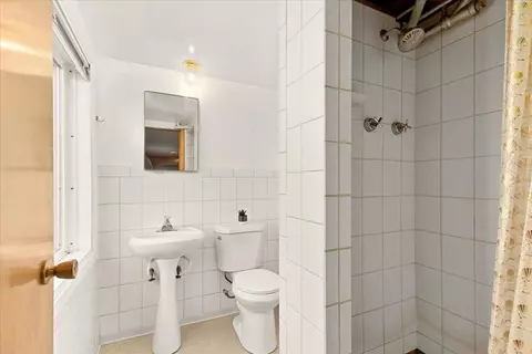 Bath - 3519 E 16th Ave, Spokane, WA 99223 photo 3 of 3