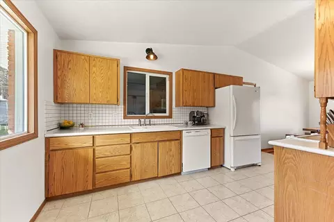 Kitchen - 3519 E 16th Ave, Spokane, WA 99223 photo 2 of 5