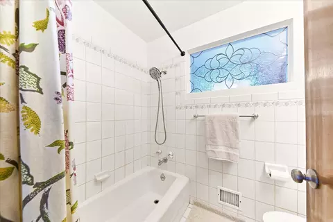 Bath - 3519 E 16th Ave, Spokane, WA 99223 photo 2 of 3