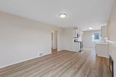 127 E Hoffman Ave, Spokane, WA 99207 photo 4