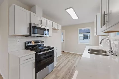127 E Hoffman Ave, Spokane, WA 99207 photo 8