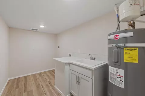 127 E Hoffman Ave, Spokane, WA 99207 photo 14