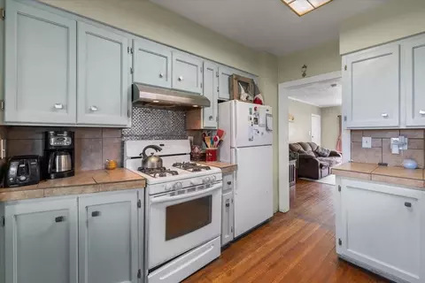 Kitchen - 3633 E 6th Ave, Spokane, WA 99202 photo 3 of 3