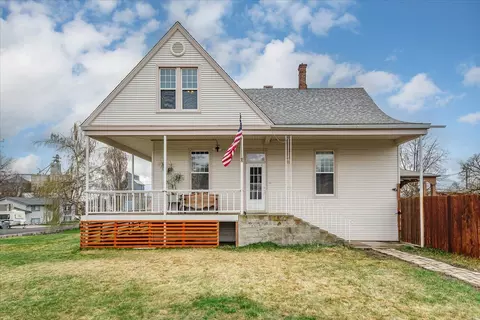 1003 Washington St, Davenport, WA 99122