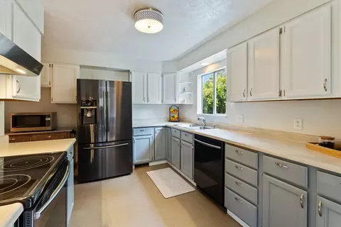 Kitchen - 2017 E 14th Ave, Spokane, WA 99202 photo 3 of 3