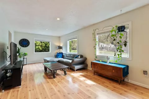 Living - 2017 E 14th Ave, Spokane, WA 99202 photo 2 of 4