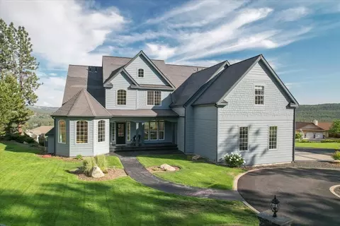 10652 W Lakeside Ln, Nine Mile Falls, WA 99026