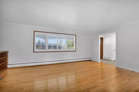 Living - 2126 E 34th Ave, Spokane, WA 99203 photo 2 of 4