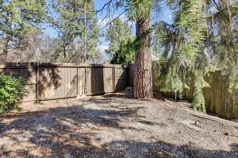 Exterior - 2126 E 34th Ave, Spokane, WA 99203 photo 6 of 8