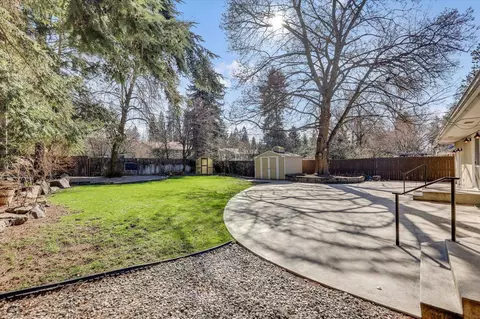 Exterior - 2126 E 34th Ave, Spokane, WA 99203 photo 7 of 8