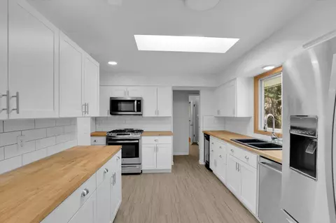 Kitchen - 2126 E 34th Ave, Spokane, WA 99203 photo 2 of 2