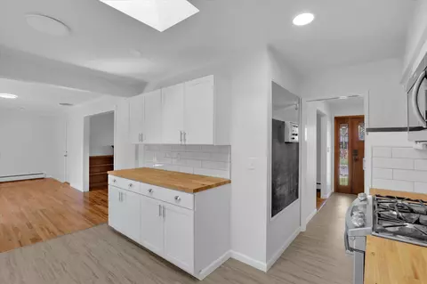 Entry Way - 2126 E 34th Ave, Spokane, WA 99203 photo 1 of 1