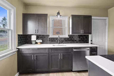Kitchen - 548 E Wellesley Ave, Spokane, WA 99207 photo 1 of 3