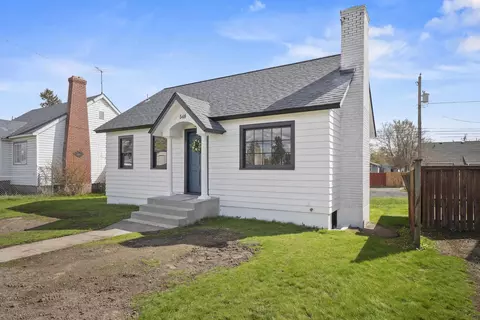 Exterior - 548 E Wellesley Ave, Spokane, WA 99207 photo 3 of 9