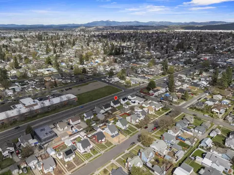 View/Area - 548 E Wellesley Ave, Spokane, WA 99207 photo 6 of 6
