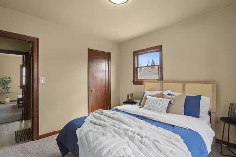 Bedroom - 548 E Wellesley Ave, Spokane, WA 99207 photo 2 of 6