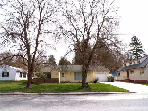 350 N Cedar St, Colville, WA 99114