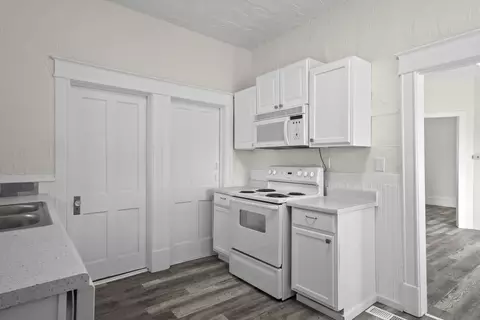 Kitchen - 2730 E 4th Ave, Spokane, WA 99202 photo 3 of 3