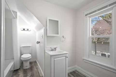 Bath - 2730 E 4th Ave, Spokane, WA 99202 photo 2 of 3