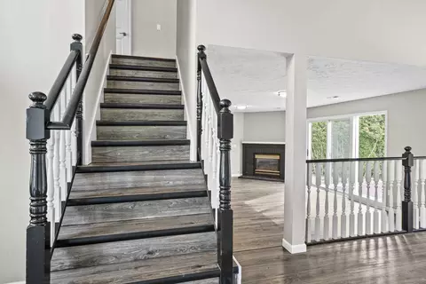 Entry Way - 326 E Piper Glen Ct, Colbert, WA 99005 photo 4 of 4