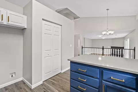 Entry Way - 326 E Piper Glen Ct, Colbert, WA 99005 photo 3 of 4